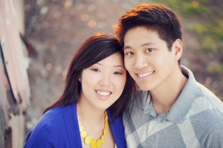 Engagement photos makeup